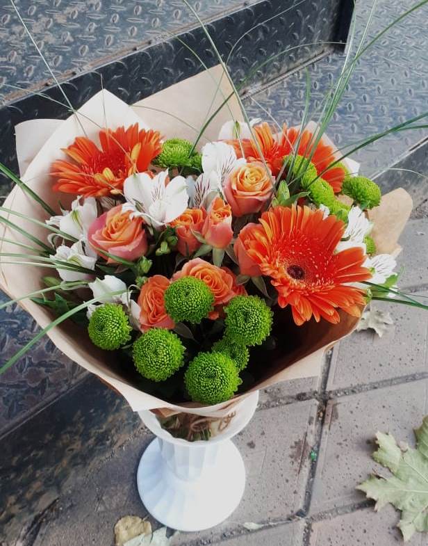 Букет цветов из: Герберы, Хризантемы, Альстромерии и Розы в Коркмаскале