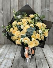 Букет цветов из:  Розы и Лизиантусы в Коркмаскале