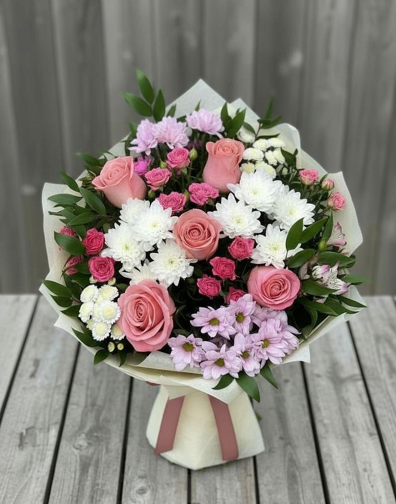 Букет цветов из: Альстромерии, Гвоздики, Розы и Хризантемы в Коркмаскале
