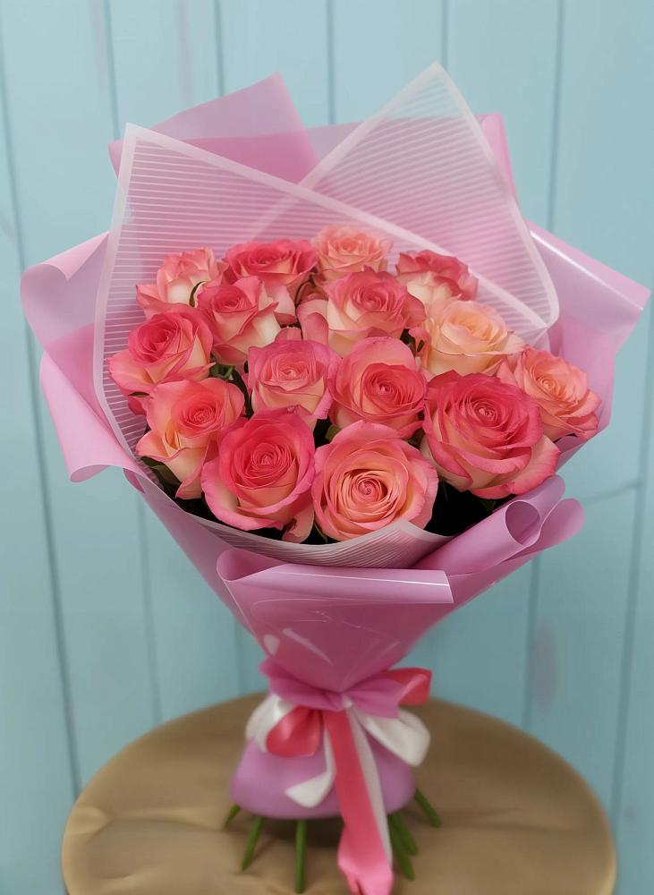 Букет 15 Розовых роз Равель в Коркмаскале