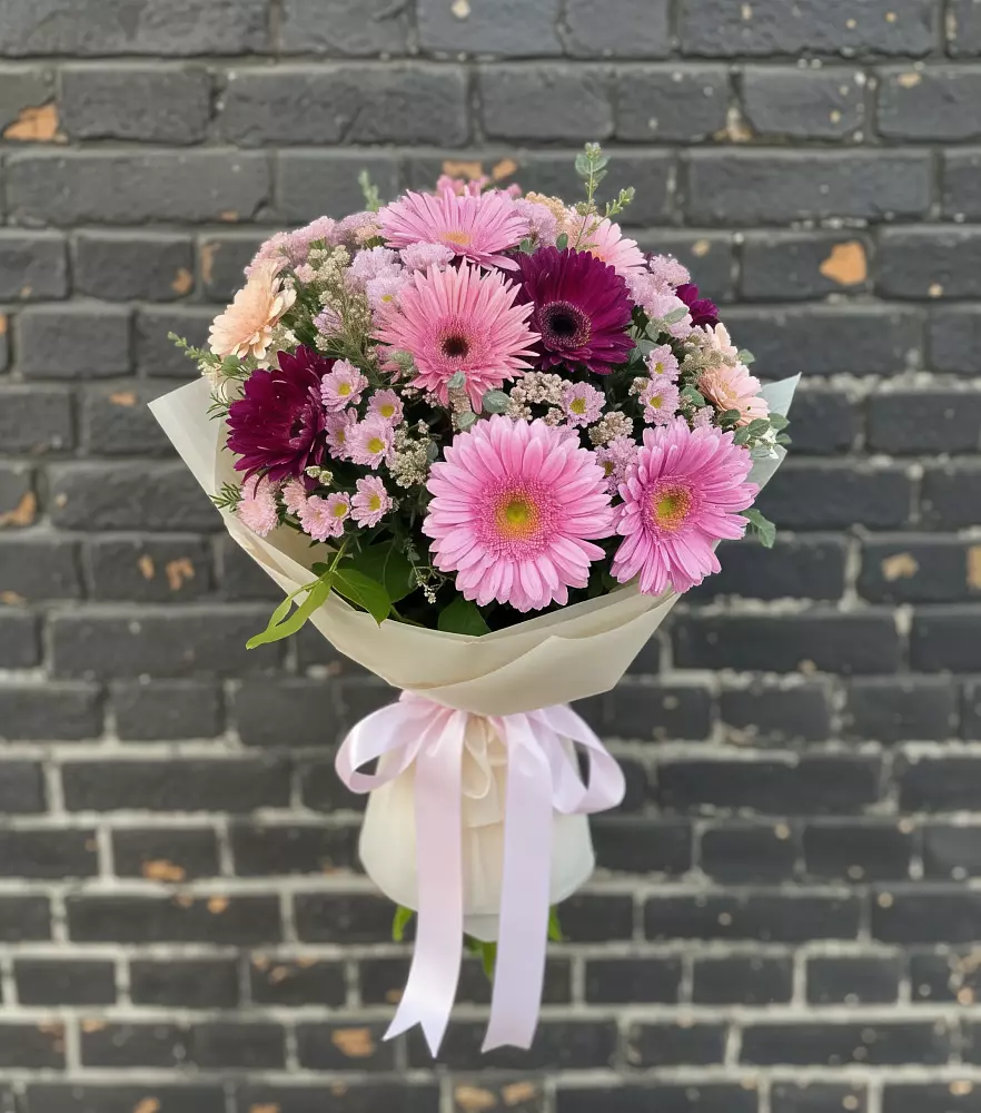 Букет цветов из: Герберы и Хризантемы в Коркмаскале