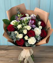 Букет цветов из:  Розы и Альстромерии в Коркмаскале