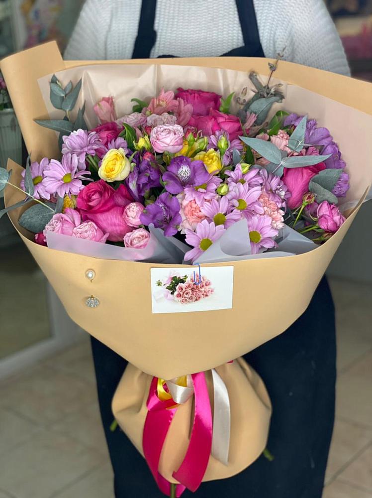 Букет цветов из: Хризантемы, Гвоздики и Альстромерии в Коркмаскале