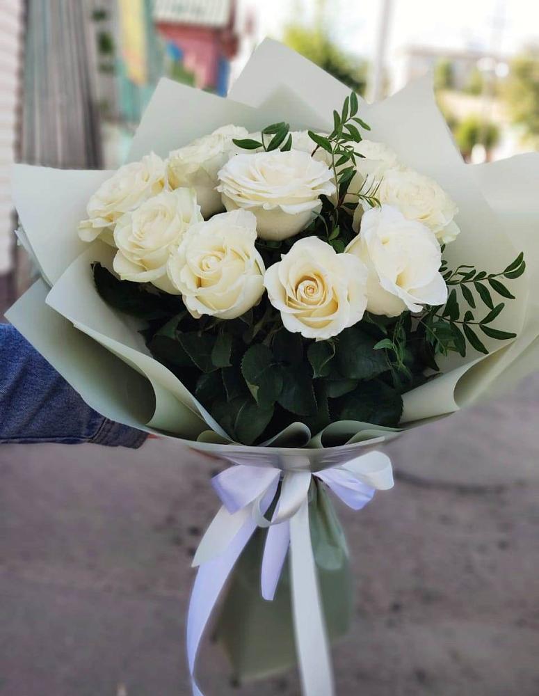 Букет Белые розы Проуд в Коркмаскале
