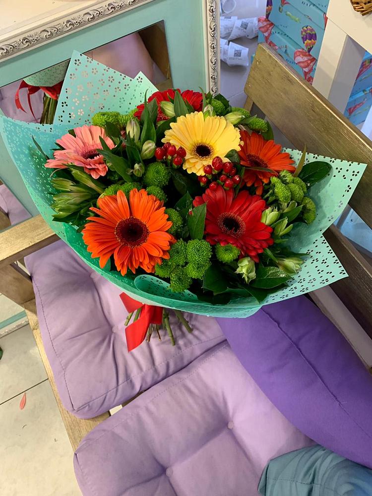 Букет цветов из: Герберы, Хризантемы и Альстромерии в Коркмаскале