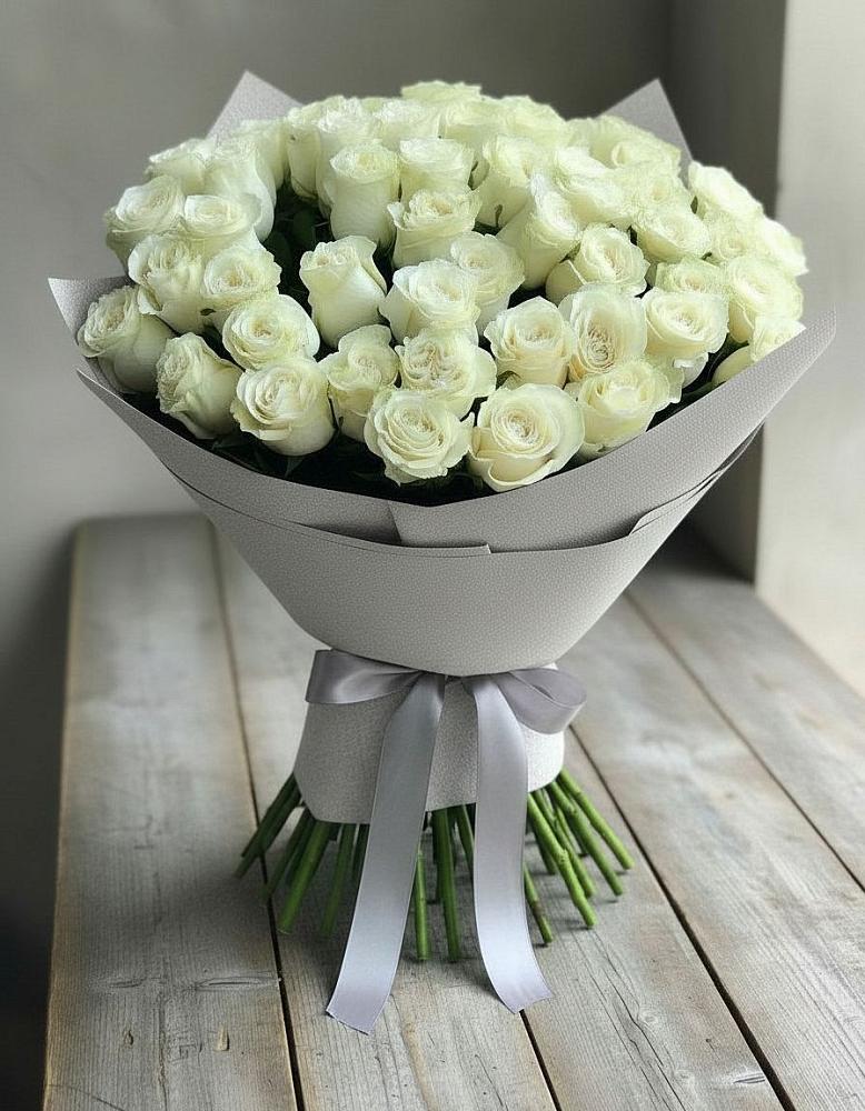 Букет 35 Белых роз в Коркмаскале