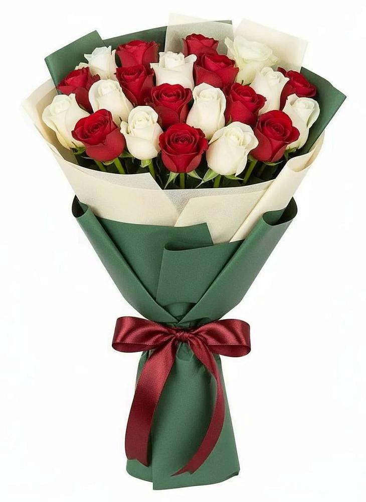 Букет Микс из красных и белых роз в Коркмаскале
