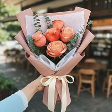 Букет цветов из:  Розы в Коркмаскале