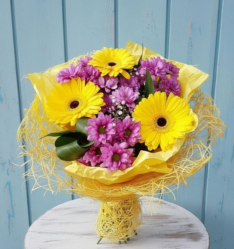 Букет цветов из: Хризантемы и Герберы в Коркмаскале