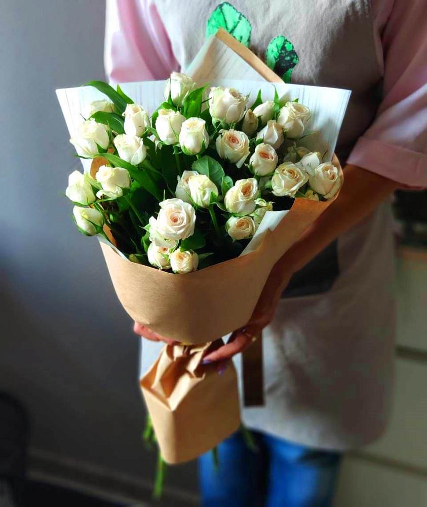 Букет цветов из: Розы в Коркмаскале