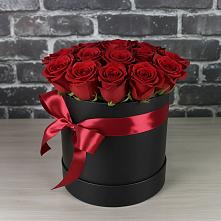 Цветочная композиция из Розы в шляпной коробке #REPLACE_PRED# Коркмаскале