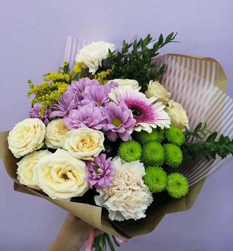 Букет цветов из: Хризантемы, Розы, Гвоздики и Герберы в Коркмаскале