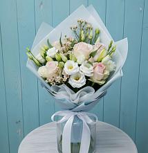 Букет цветов из:  Розы и Лизиантусы #REPLACE_PRED# Коркмаскале