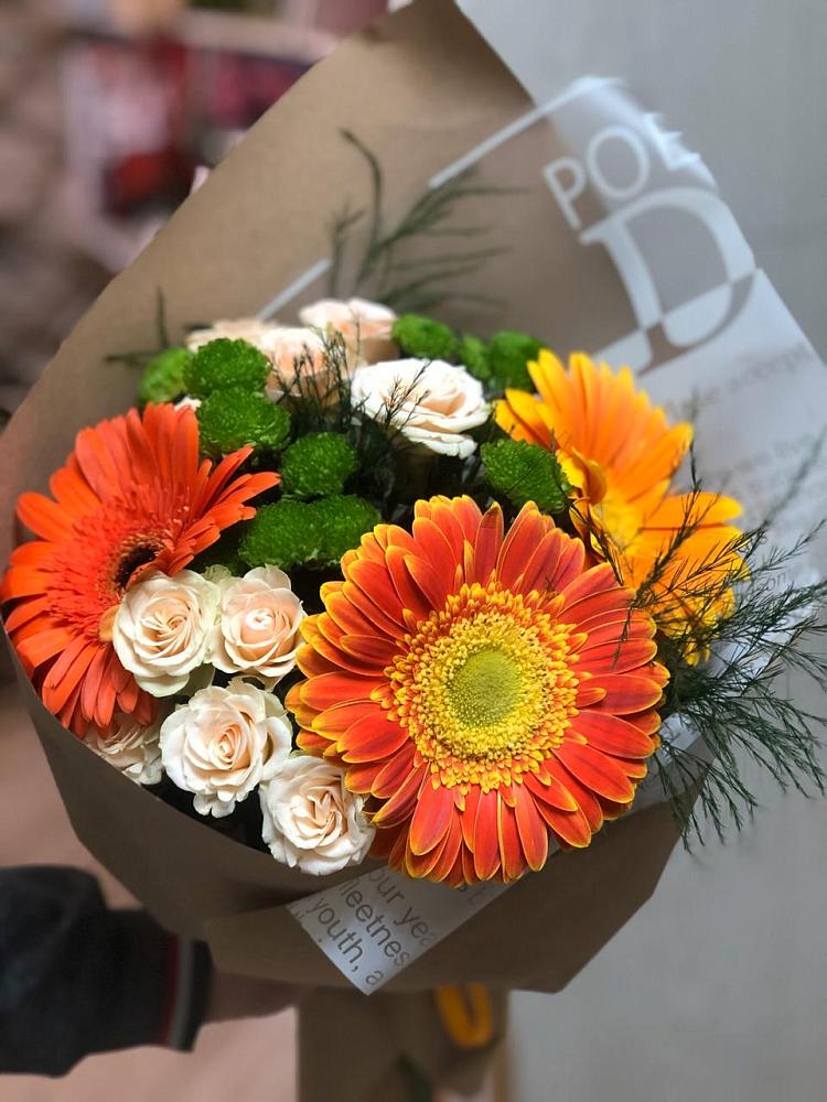Букет цветов из: Герберы, Хризантемы и Розы в Коркмаскале
