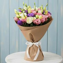 Букет цветов из:  Лизиантусы в Коркмаскале